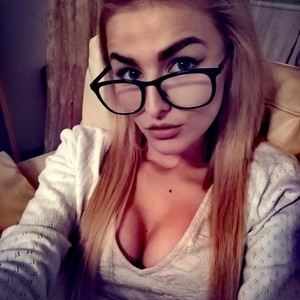 cherrysquirts Naked Chat Room